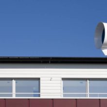 Private Windanlage auf Hausdach